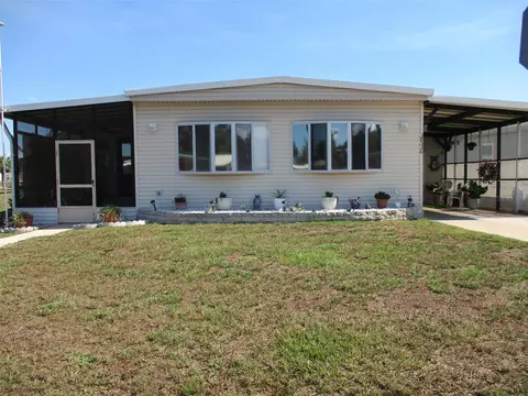 38536 Cone Dr, Zephyrhills, FL 33540