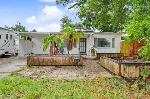 824 67th St S, Saint Petersburg, FL 33707