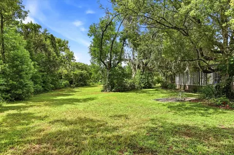 Exterior - 403 S Parsons Ave, Seffner, FL 33584 photo 6 of 10