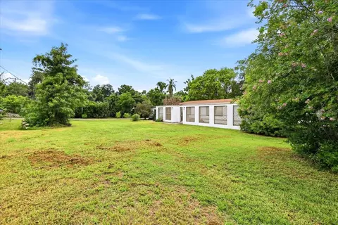 Exterior - 403 S Parsons Ave, Seffner, FL 33584 photo 2 of 10