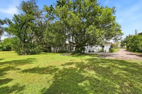 Exterior - 403 S Parsons Ave, Seffner, FL 33584 photo 5 of 10
