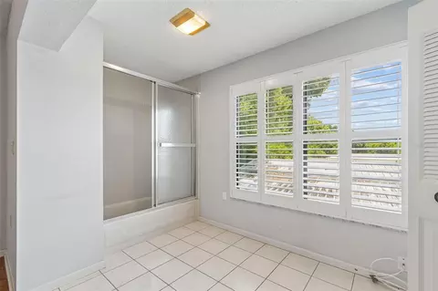 Bath - 2131 Ridge Rd S #99, Largo, FL 33778 photo 6 of 7