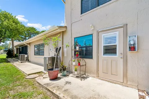 Exterior - 2131 Ridge Rd S #99, Largo, FL 33778 photo 2 of 6
