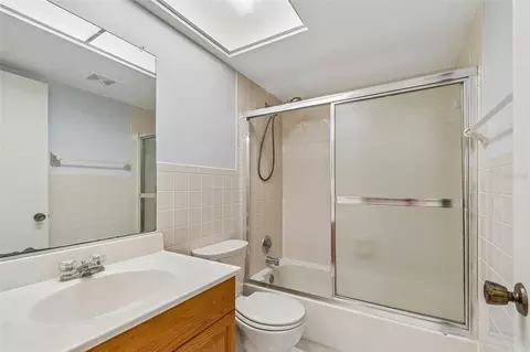 Bath - 2131 Ridge Rd S #99, Largo, FL 33778 photo 3 of 7