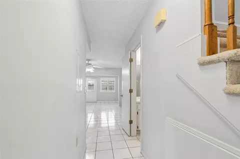 Entry Way - 2131 Ridge Rd S #99, Largo, FL 33778 photo 4 of 7