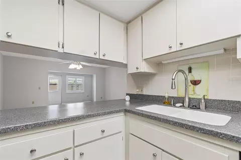 Kitchen - 2131 Ridge Rd S #99, Largo, FL 33778 photo 6 of 6