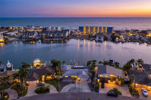 10038 S Yacht Club Dr, Treasure Island, FL 33706