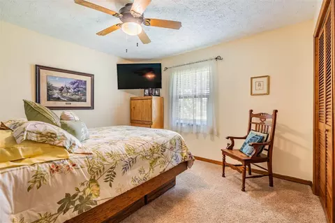 Bedroom - 13203 Spindlewyck Cv, Riverview, FL 33569 photo 2 of 3
