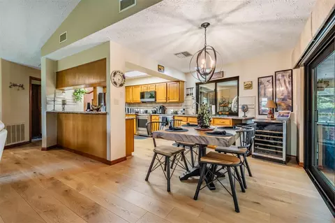 Dining - 13203 Spindlewyck Cv, Riverview, FL 33569 photo 2 of 4