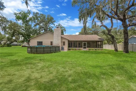 Exterior - 8513 Dee Cir, Riverview, FL 33569 photo 8 of 11