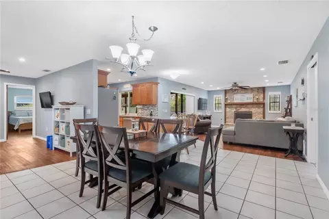 Dining - 8513 Dee Cir, Riverview, FL 33569 photo 1 of 2
