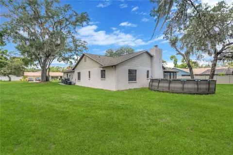 Exterior - 8513 Dee Cir, Riverview, FL 33569 photo 9 of 11