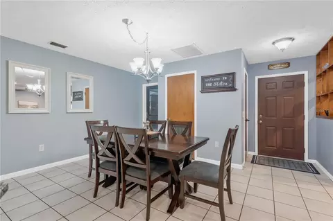 Dining - 8513 Dee Cir, Riverview, FL 33569 photo 2 of 2