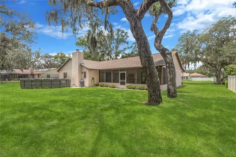 Exterior - 8513 Dee Cir, Riverview, FL 33569 photo 7 of 11