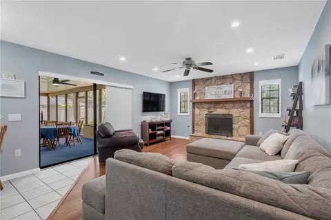 Living - 8513 Dee Cir, Riverview, FL 33569 photo 2 of 3