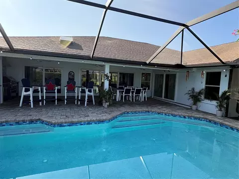 Exterior - 5092 Kilty Ct E, Bradenton, FL 34203 photo 5 of 9