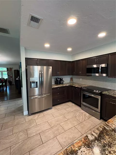 Kitchen - 5092 Kilty Ct E, Bradenton, FL 34203 photo 4 of 7