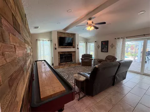 Living - 5092 Kilty Ct E, Bradenton, FL 34203 photo 2 of 5
