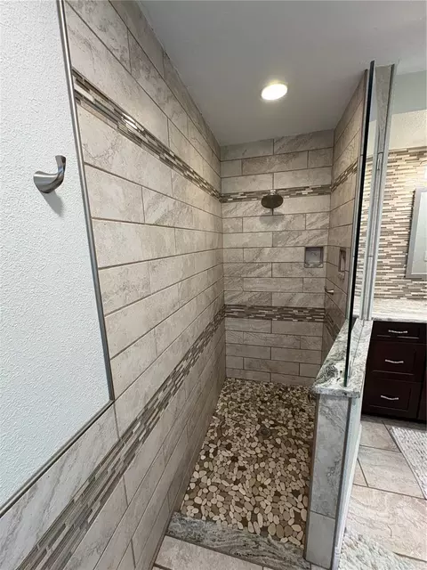 Bath - 5092 Kilty Ct E, Bradenton, FL 34203 photo 3 of 8