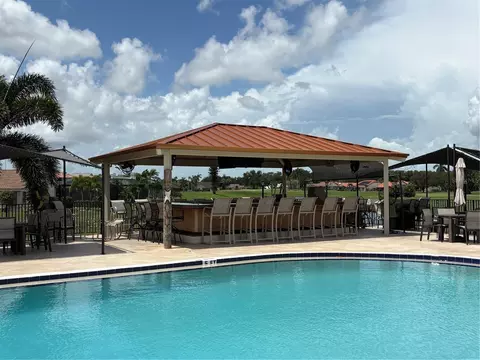 Exterior - 5092 Kilty Ct E, Bradenton, FL 34203 photo 8 of 9