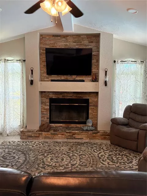 Living - 5092 Kilty Ct E, Bradenton, FL 34203 photo 3 of 5