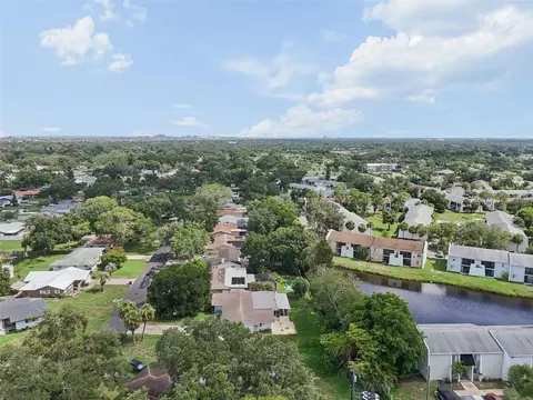 View/Area - 11435 Oval Dr E, Largo, FL 33774 photo 5 of 8