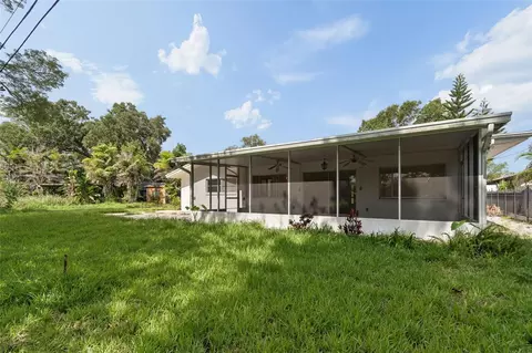 Exterior - 11435 Oval Dr E, Largo, FL 33774 photo 11 of 13