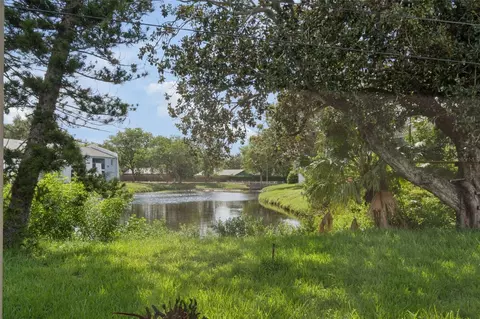 View/Area - 11435 Oval Dr E, Largo, FL 33774 photo 1 of 8