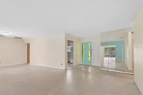 Living - 11435 Oval Dr E, Largo, FL 33774 photo 2 of 11