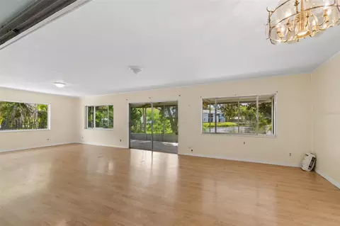 Living - 11435 Oval Dr E, Largo, FL 33774 photo 7 of 11