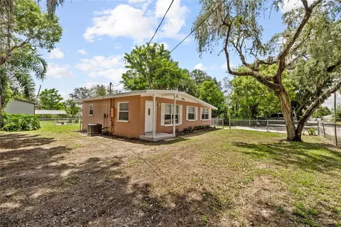 Exterior - 5225 Peach Ave, Seffner, FL 33584 photo 2 of 4