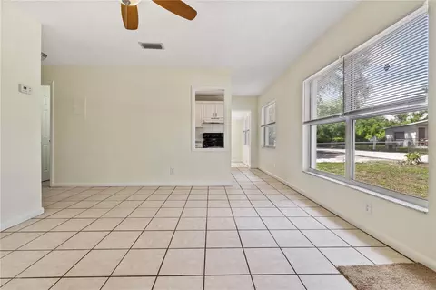 Living - 5225 Peach Ave, Seffner, FL 33584 photo 4 of 5