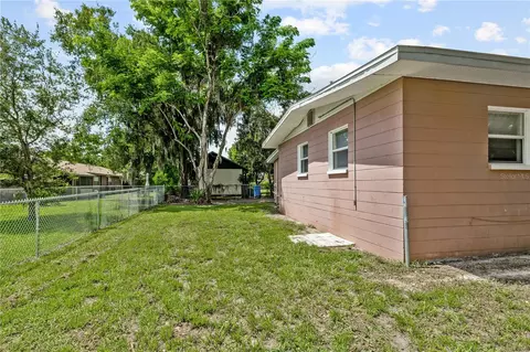 Exterior - 5225 Peach Ave, Seffner, FL 33584 photo 3 of 4