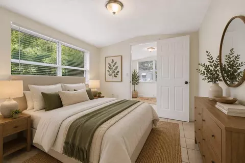 Bedroom - 5225 Peach Ave, Seffner, FL 33584 photo 6 of 7