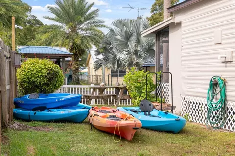 Exterior - 5527 Darlene St, Weeki Wachee, FL 34607 photo 11 of 14