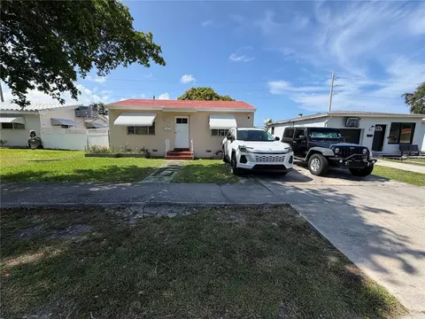 2447 Arthur St, Hollywood, FL 33020