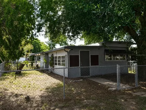 6250 Connecticut St, Zephyrhills, FL 33542