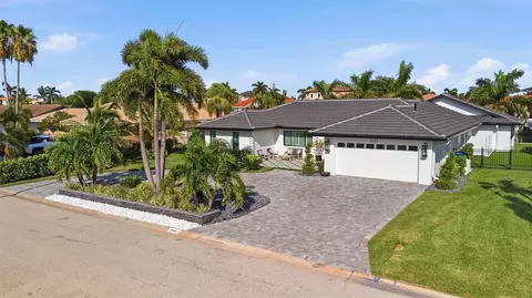 2022 Hawaii Ave NE, Saint Petersburg, FL 33703