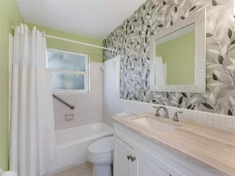 Bath - 2373 Forest Dr, Clearwater, FL 33763 photo 4 of 4