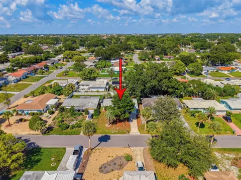 View/Area - 2373 Forest Dr, Clearwater, FL 33763 photo 4 of 6