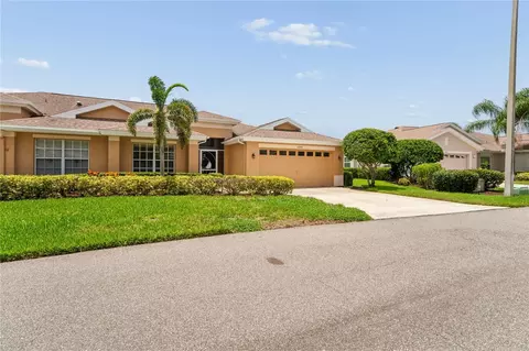 2208 Worthington Greens Dr #2208, Sun City Center, FL 33573