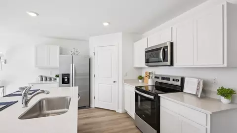 Kitchen - 15014 Crosshall Stream Dr, Wimauma, FL 33598 photo 1 of 3
