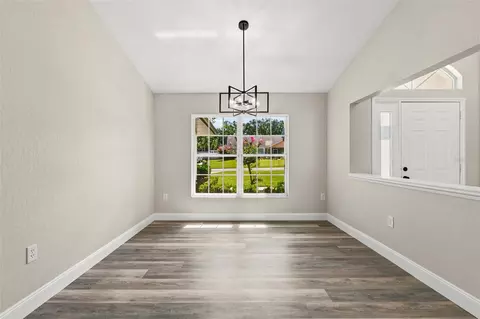 Living - 3690 SE 56th Ter, Ocala, FL 34480 photo 2 of 10
