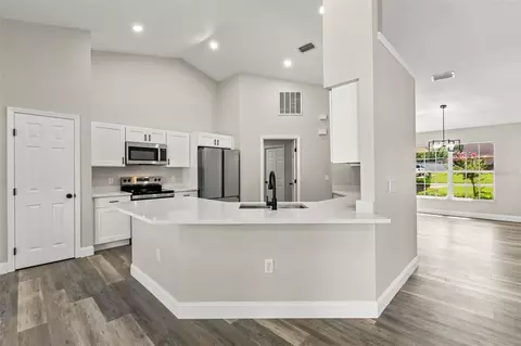Kitchen - 3690 SE 56th Ter, Ocala, FL 34480 photo 2 of 5