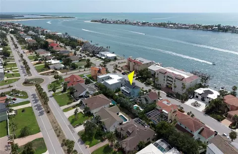 289 8th Ave N, Tierra Verde, FL 33715
