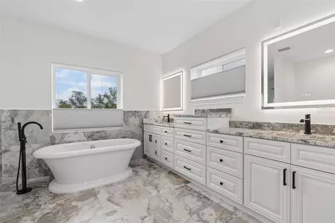 Bath - 1964 Cedar Dr, Dunedin, FL 34698 photo 3 of 6