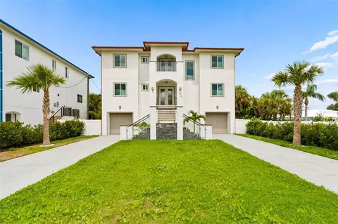 Exterior - 1964 Cedar Dr, Dunedin, FL 34698 photo 4 of 13