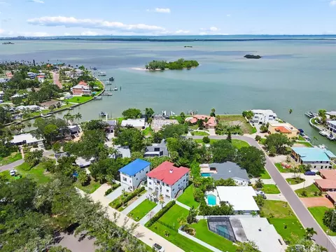 View/Area - 1964 Cedar Dr, Dunedin, FL 34698 photo 3 of 4