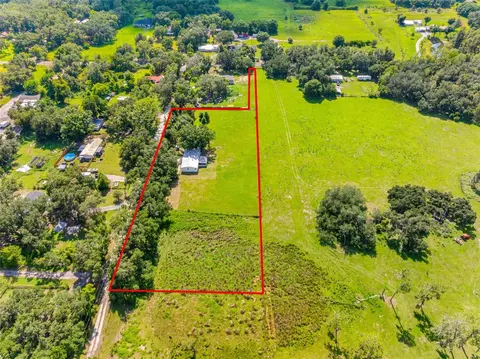 2806 Lawrence Rd, Plant City, FL 33565