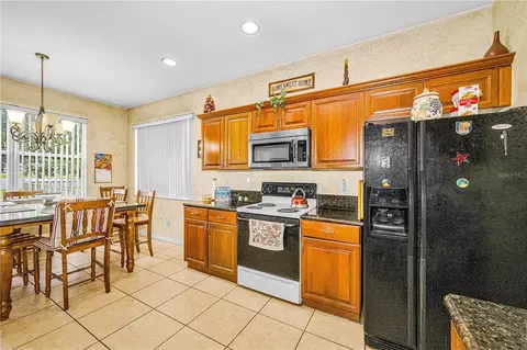Kitchen - 11217 Laurel Brook Ct, Riverview, FL 33569 photo 2 of 3